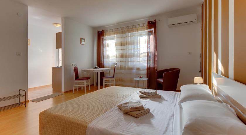 Apartment Nikolina Mali Losinj Bilik gambar